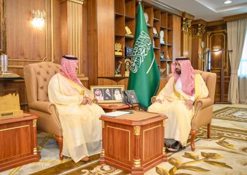 أمير جازان يستقبل مدير فرع وزارة البيئة والمياه والزراعة بالمنطقة أمير جازان يستقبل مدير فرع وزارة البيئة والمياه والزراعة بالمنطقة