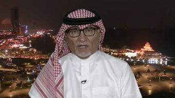 عادل عصام الدين: على الهلال عدم التفريط بالنجم المغربي ياسين بونو.. فيديو عادل عصام الدين: على الهلال عدم التفريط بالنجم المغربي ياسين بونو.. فيديو