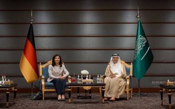 على هامش مؤتمر البترول العالمي.. وزير الطاقة ببحث آفاق التعاون مع عدد من الدول على هامش مؤتمر البترول العالمي.. وزير الطاقة ببحث آفاق التعاون مع عدد من الدول