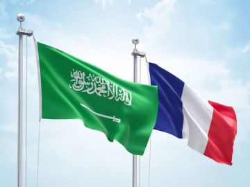 فرنسا تدين الهجوم الحوثي الذي استهدف مطار الملك خالد الدولي فرنسا تدين الهجوم الحوثي الذي استهدف مطار الملك خالد الدولي