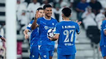 4 مواجهات محلية وقارية حاسمة تنتظر الهلال خلال 10 أيام