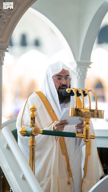 السديس يحذر من استغلال الذكاء الاصطناعي في التزوير ونشر الشائعات السديس يحذر من استغلال الذكاء الاصطناعي في التزوير ونشر الشائعات