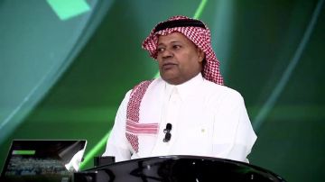 العويران: كريستيانو لن يغادر السعودية حتى بعد نهاية عقده وأتوقع توليه منصبا إداريا بعد الاعتزال العويران: كريستيانو لن يغادر السعودية حتى بعد نهاية عقده وأتوقع توليه منصبا إداريا بعد الاعتزال