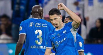 الهلال يتخطى الاتحاد بثلاثية ويتصدر«روشن»