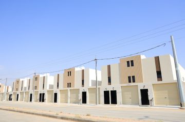 بلدية البكيرية تسلم 14 وحدة سكنية لمستفيدي الإسكان التنموي بالمحافظة