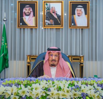الوزراء يرحب بإدانة مجلس الأمن لهجمات الحوثيين ويقر 4 أنظمة جديدة الوزراء يرحب بإدانة مجلس الأمن لهجمات الحوثيين ويقر 4 أنظمة جديدة