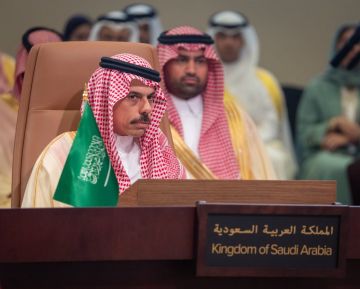 وزير الخارجية يشارك في اجتماع المجلس الوزاري الـ168 لمجلس التعاون لدول الخليج العربية وزير الخارجية يشارك في اجتماع المجلس الوزاري الـ168 لمجلس التعاون لدول الخليج العربية