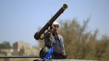 السعودية أم الحوثيون؟.. قيادي حوثي يستحضر سيناريو ضرب مصر لإحراج القاهرة السعودية أم الحوثيون؟.. قيادي حوثي يستحضر سيناريو ضرب مصر لإحراج القاهرة