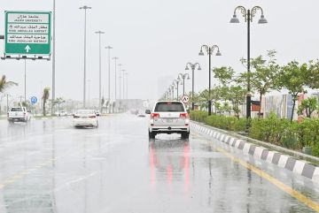 أمطار رعدية غزيرة وسيول متوقعة في عدد من مناطق المملكة