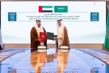 المملكة والإمارات توقعان مذكرة تفاهم للربط الكهربائي والسككي