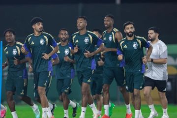 الأخضر يواصل استعداده للقاء قطر في نصف نهائي كأس الخليج الأخضر يواصل استعداده للقاء قطر في نصف نهائي كأس الخليج