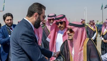 الرئيس السوري أحمد الشرع يصل إلى الرياض الرئيس السوري أحمد الشرع يصل إلى الرياض