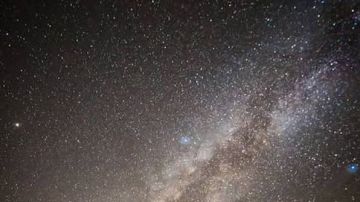 سماء أكتوبر تجمع تقابل زحل وزخات الشهب واقترانات القمر سماء أكتوبر تجمع تقابل زحل وزخات الشهب واقترانات القمر