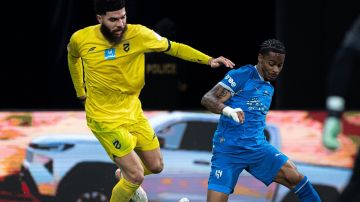 الهلال يحسم مواجهة الحزم بهدف قاتل الهلال يحسم مواجهة الحزم بهدف قاتل