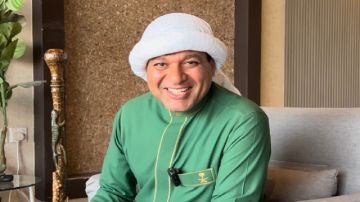 الزعاق لفتاة تتمنى الزواج من رجل يشبهه: لا تنخدعوا بمظاهر المشاهير ..فيديو الزعاق لفتاة تتمنى الزواج من رجل يشبهه: لا تنخدعوا بمظاهر المشاهير ..فيديو