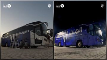 الهلال يدشن حافلته الجديدة بتصميم فاخر ..فيديو الهلال يدشن حافلته الجديدة بتصميم فاخر ..فيديو