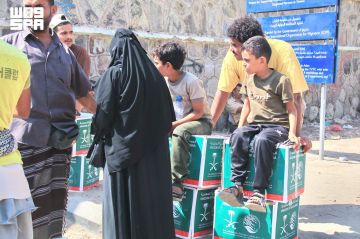 سلمان للإغاثة يوزع 535 سلة غذائية على النازحين والمجتمع المستضيف في مديرية المنصورة بعدن سلمان للإغاثة يوزع 535 سلة غذائية على النازحين والمجتمع المستضيف في مديرية المنصورة بعدن