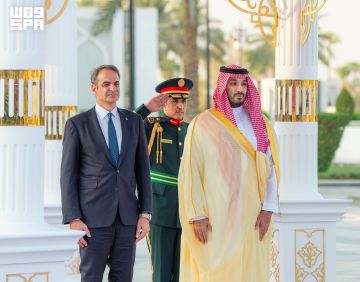 ولي العهد يستقبل رئيس وزراء الجمهورية الهيلينية ويعقدان جلسة مباحثات رسمية ولي العهد يستقبل رئيس وزراء الجمهورية الهيلينية ويعقدان جلسة مباحثات رسمية