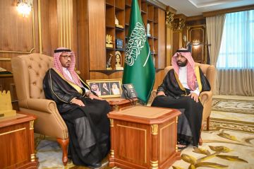 أمير جازان يستقبل رئيس وأعضاء مجلس إدارة جمعية الاستشارات النفسية والاجتماعية بالمنطقة أمير جازان يستقبل رئيس وأعضاء مجلس إدارة جمعية الاستشارات النفسية والاجتماعية بالمنطقة