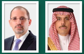 هاتفيا... فيصل بن فرحان ووزير خارجية الأردن يبحثان التطورات الأخيرة بالمنطقة هاتفيا... فيصل بن فرحان ووزير خارجية الأردن يبحثان التطورات الأخيرة بالمنطقة