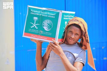 المملكة توزع أكثر من 1900 سلة غذائية في عدن وأبين ولحج المملكة توزع أكثر من 1900 سلة غذائية في عدن وأبين ولحج