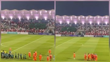 جماهير الاتفاق تردد النشيد الوطني وترفع لافتة السعودية وطن العز والأمان.. فيديو