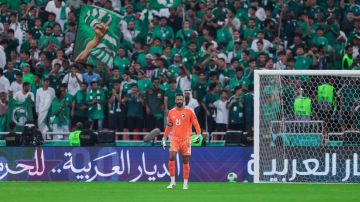نجوم الهلال بصوت واحد: بالتوفيق للأخضر .. فيديو نجوم الهلال بصوت واحد: بالتوفيق للأخضر .. فيديو