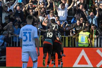 نابولي يخسر أمام فينيسيا لأول مرة منذ عام 1942 نابولي يخسر أمام فينيسيا لأول مرة منذ عام 1942