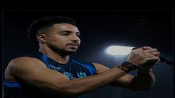 إصابة جديدة تحرم الهلال من سالم الدوسري قبل الكلاسيكو إصابة جديدة تحرم الهلال من سالم الدوسري قبل الكلاسيكو