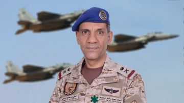 متحدث تحالف دعم الشرعية باليمن يعقد مؤتمرا صحفيا بشأن الاعتداءات على مطار الرياض متحدث تحالف دعم الشرعية باليمن يعقد مؤتمرا صحفيا بشأن الاعتداءات على مطار الرياض