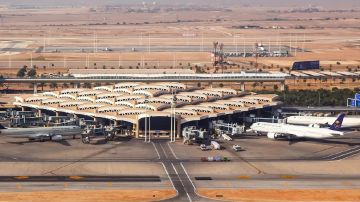 مطار الملك خالد بالرياض يعلن عودة العمليات التشغيلية ويخصص الصالتين 1 و 2 للرحلات الداخلية والدولية مطار الملك خالد بالرياض يعلن عودة العمليات التشغيلية ويخصص الصالتين 1 و 2 للرحلات الداخلية والدولية