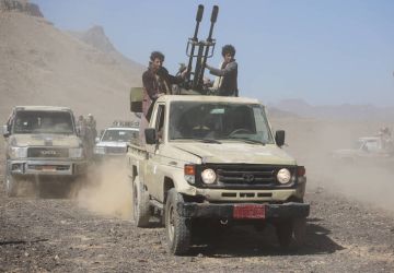 الحوثيون يعلنون صد تحشيدات جنوب باب المندب الحوثيون يعلنون صد تحشيدات جنوب باب المندب