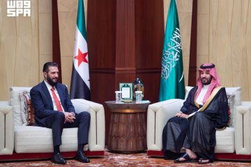 ناقشا مستجدات الأحداث في المنطقة.. ولي العهد والرئيس السوري يبحثان تطوير العلاقات بمختلف المجالات ناقشا مستجدات الأحداث في المنطقة.. ولي العهد والرئيس السوري يبحثان تطوير العلاقات بمختلف المجالات