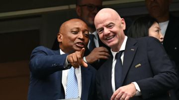 الاتحاد الإفريقي يجدد دعمه لإنفانتينو في معركة رئاسة الفيفا الاتحاد الإفريقي يجدد دعمه لإنفانتينو في معركة رئاسة الفيفا