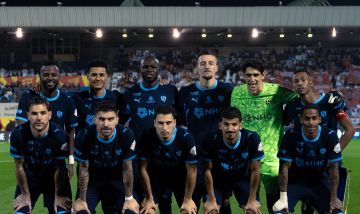 الهلال يبقى في الدمام ويغادر إلى الدوحة الأحد الهلال يبقى في الدمام ويغادر إلى الدوحة الأحد