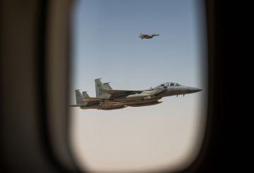 مصادر لرويترز: الرياض تستعد لهجوم واسع على الحوثيين لتأمين البحر الأحمر مصادر لرويترز: الرياض تستعد لهجوم واسع على الحوثيين لتأمين البحر الأحمر