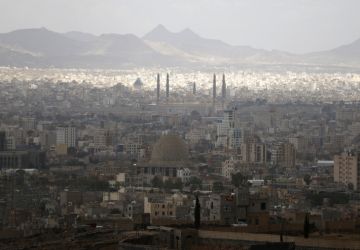 شركة النفط اليمنية تؤكد خلو المنشآت المستهدفة من قبل التحالف من أي مواد نفطية شركة النفط اليمنية تؤكد خلو المنشآت المستهدفة من قبل التحالف من أي مواد نفطية