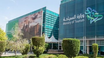 وزارة السياحة تتيح خدمة تقسيط الغرامات المالية دعما للمستثمرين وزارة السياحة تتيح خدمة تقسيط الغرامات المالية دعما للمستثمرين