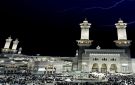  الأرصاد يرفع درجة التنبيه إلى الإنذار الأحمر على مكة وعسير وجازان