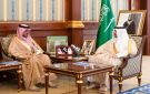 نائب أمير المدينة يتسلم تقرير إنجازات الجامعة الإسلامية