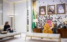 عبدالعزيز بن سعود يستقبل القائمة بأعمال سفارة الولايات المتحدة الأمريكية بالإنابة لدى المملكة