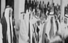 مشاهد نادرة توثق عرضة عيد الفطر عام 1390هـ بحضور الملوك والأمراء.. فيديو