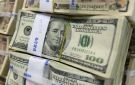 الدولار يتراجع مع انخفاض عائدات الخزانة وأسعار النفط