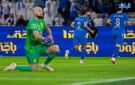 الهلال يعبر الاتحاد بثلاثية ويتصدر دوري روشن