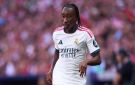 صفقة الـ140 مليون يورو تصطدم بالنحس.. ديوماندي يبحث عن هدفه الأول بعد 11 مباراة