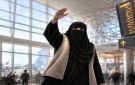 أول تعليق من الشجاعة عبير العجمي بعد موقفها البطولي في مطار الرياض..فيديو