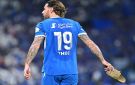 ثيو هيرنانديز يتعرض للرشق بحذاء من مدرجات الاتحاد ..فيديو