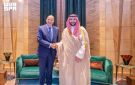 وزير الدفاع يلتقي وزير الدفاع الوطني في الجمهورية الهيلينية