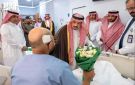 أمير الرياض يتفقد المصابين جراء عدوان الميليشيا الحوثية الإرهابية على مطار الملك خالد