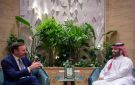 ولي العهد يبحث مع سيناتور أمريكي علاقات الصداقة مع السعودية والأوضاع الإقليمية